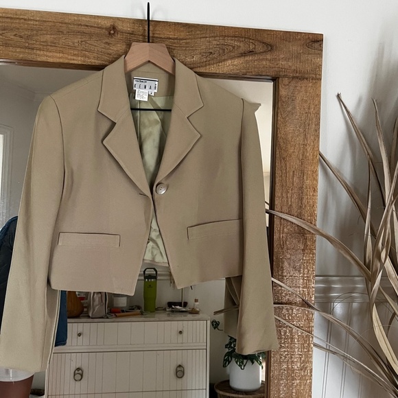 Beige Kenar Crop Blazer - Size XS - Picture 2 of 2